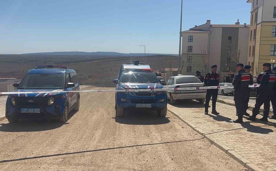 Gaziantep'e füze parçası düştü! Yaralı var mı?