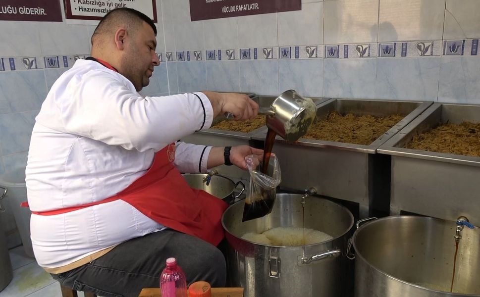 Gaziantep'te 45 yıldır aynı yöntemle meyan şerbeti hazırlıyor