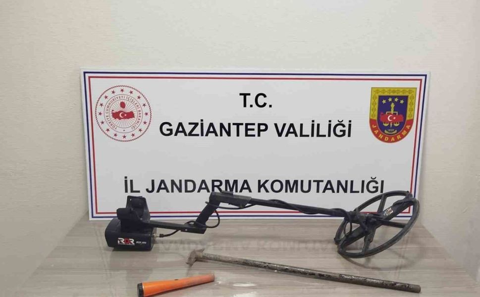 Gaziantep'te define bulmak için kaçak kazı yapan 2 şahıs suçüstü yakalandı