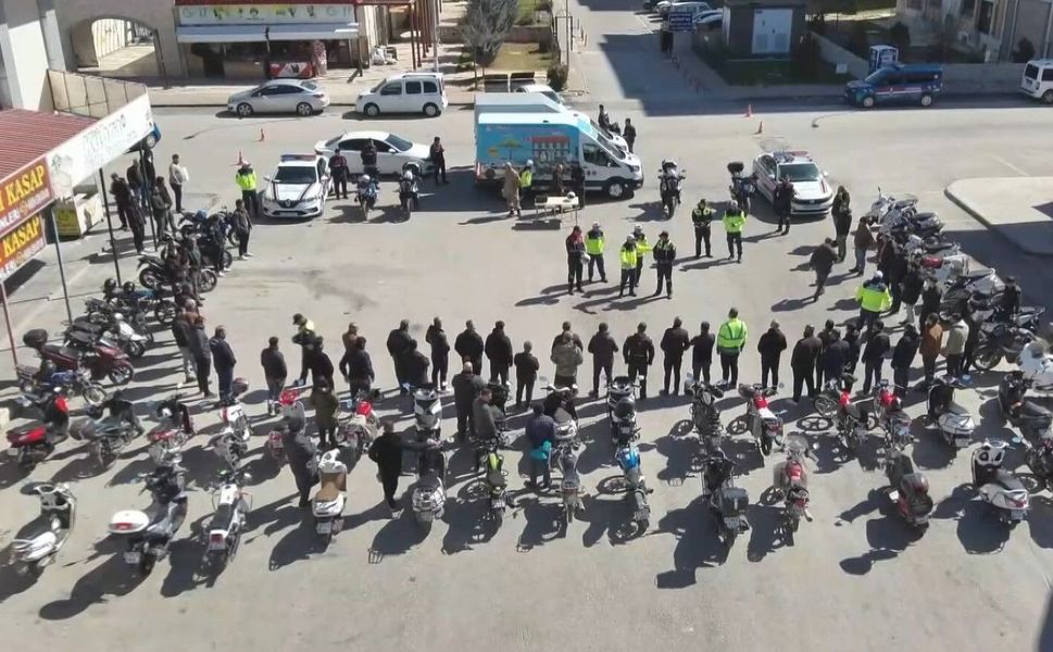 Gaziantep'te jandarmadan motosiklet sürücülerine güvenli sürüş eğitimi