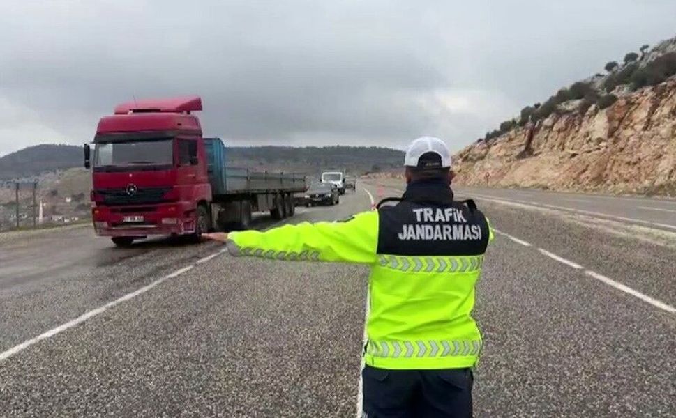 Gaziantep'te jandarmanın bayram denetimlerinde 119 aranan şahıs yakalandı