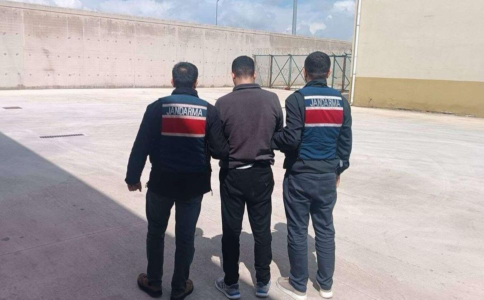 Gaziantep'te kasten yaralama suçundan aranan şahsı jandarma yakaladı