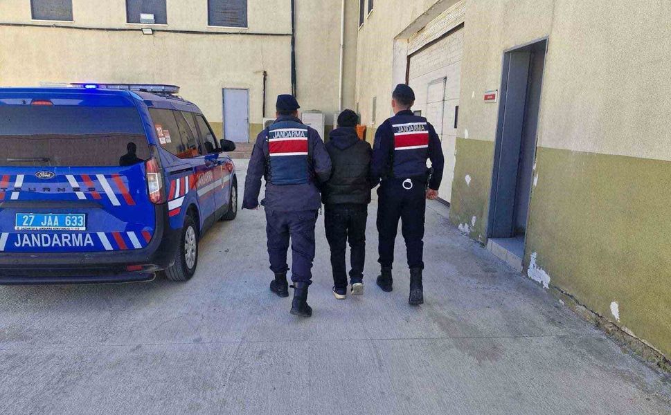 Gaziantep'te kesinleşmiş 28 yıl cezayla aranan şüpheli yakalandı