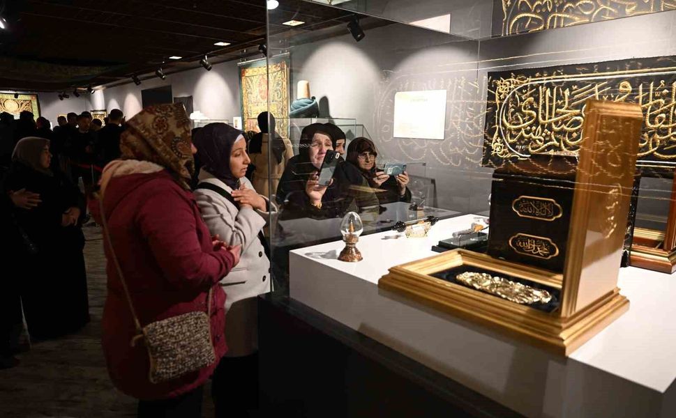 Gaziantep'te Mukaddes Emanetler Sergisi ziyaretçi akınına uğruyor