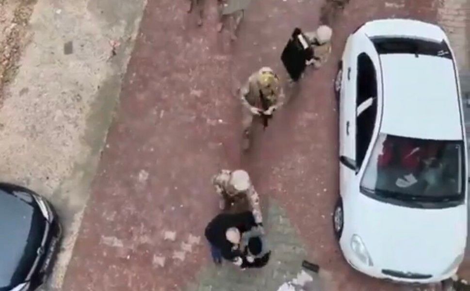Gaziantep'te polise silahla mukavemet gösteren şahıs özel harekat operasyonuyla yakalandı