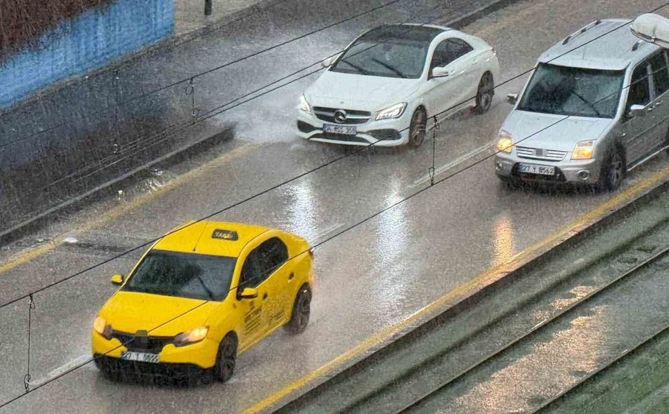 Gaziantep'te sağanak yağış etkili oldu