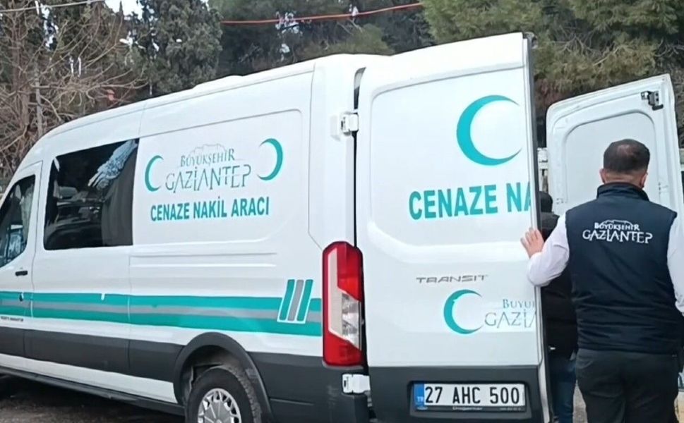 Gaziantep'te silahlı kavgada öldürülen gencin cenazesi ailesine teslim edildi