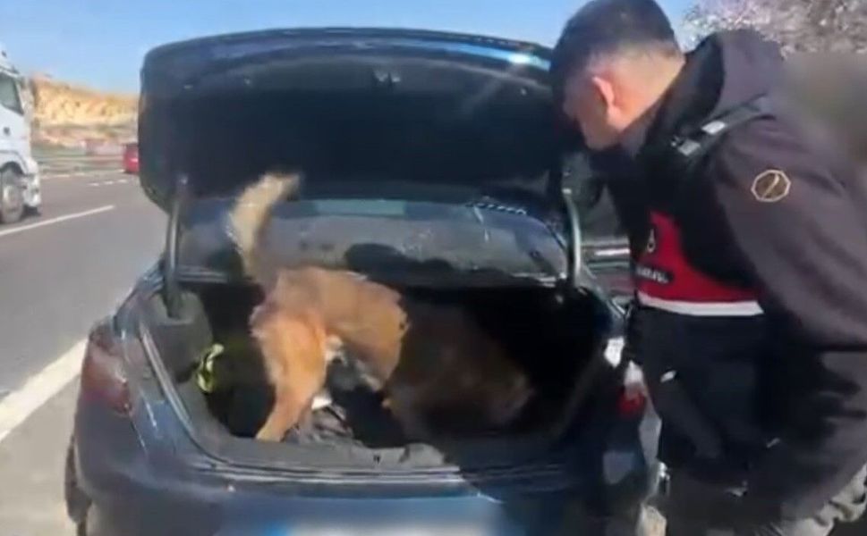 Gaziantep'te şüpheli araçta bakın neler yapmışlar!