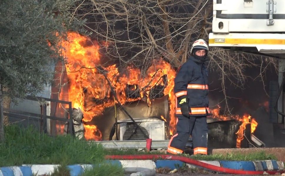 Kilis'te prefabrik yapıda yangın! Validen açıklama geldi...