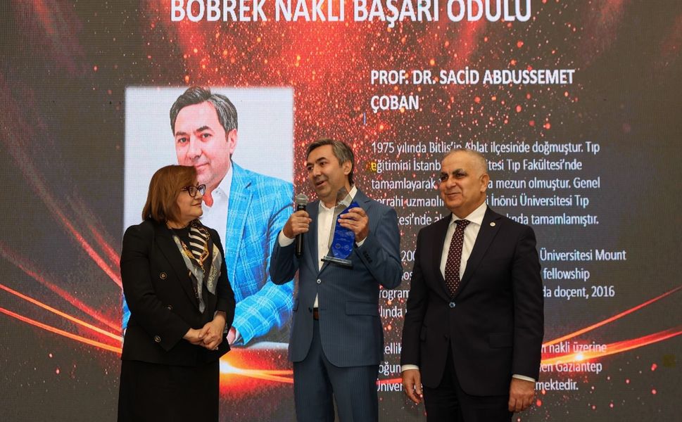 Gaziantep'te doktorlar 14 Mart Tıp Bayramı “Hekim Buluşması”nda bir araya geldi