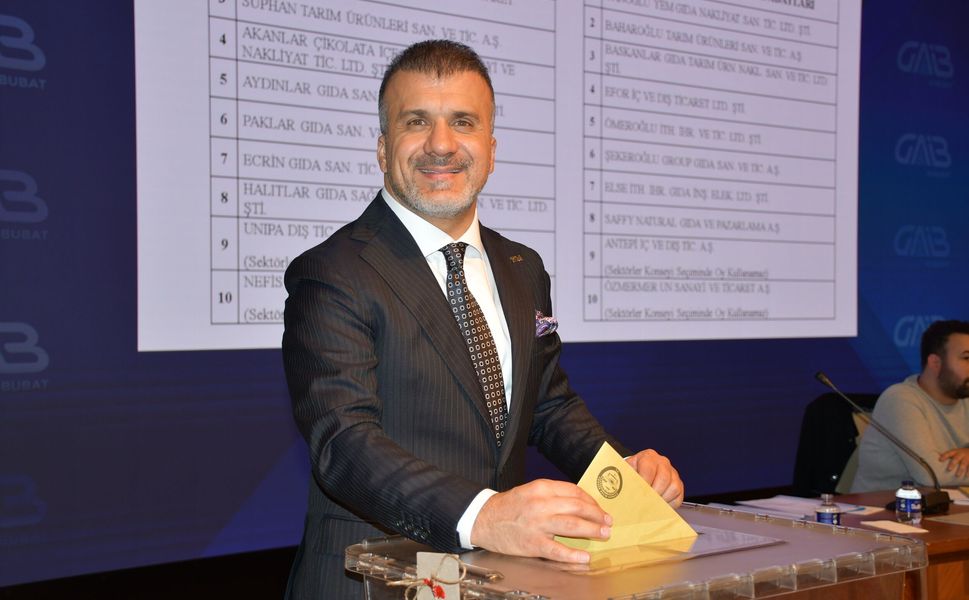 Kadooğlu’na güvenoyu! Celal Kadooğlu, oybirliği ile yeniden başkan seçildi