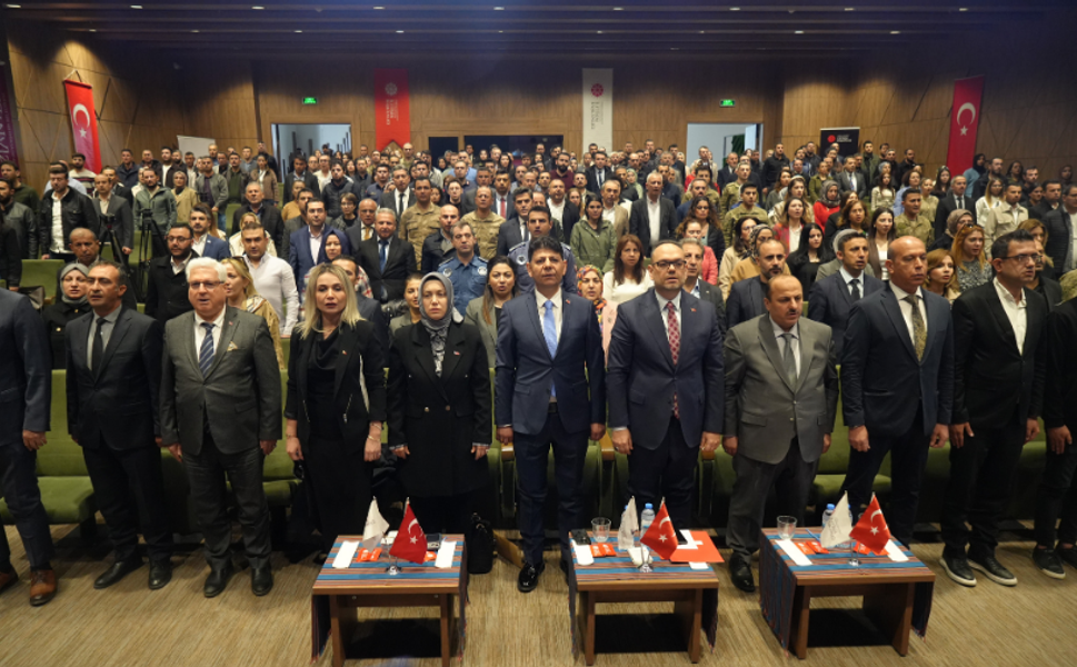 'İletişimin Yeni Yüzyılı' eğitim programı Gaziantep'te düzenlendi
