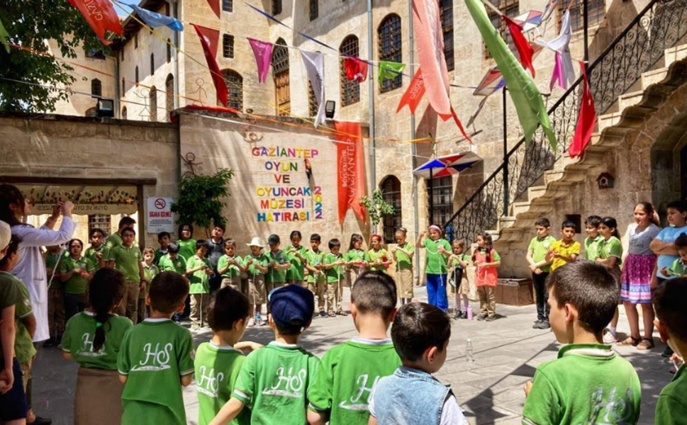 Gaziantep Büyükşehir’den 23 Nisan’da öğretmen ve öğrencilere anlamlı jest!