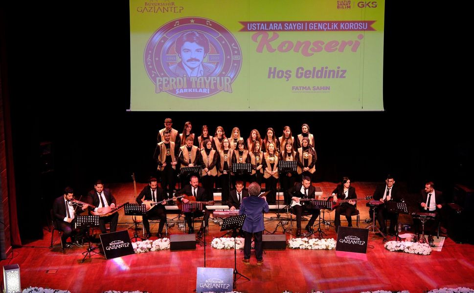 Gaziantep Büyükşehir’in “Ustalara Saygı” konserleri, Ferdi Tayfur şarkılarıyla devam etti