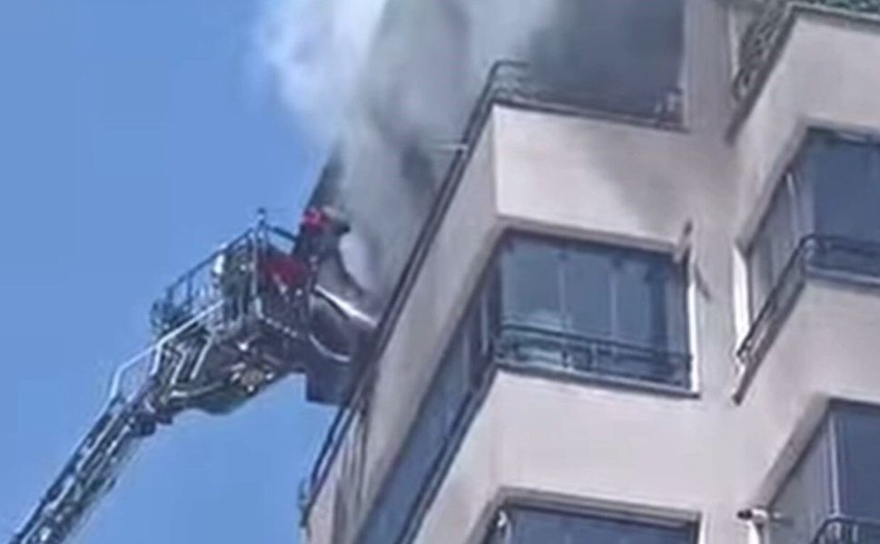 Gaziantep'te 8 katlı binada korkutan yangın