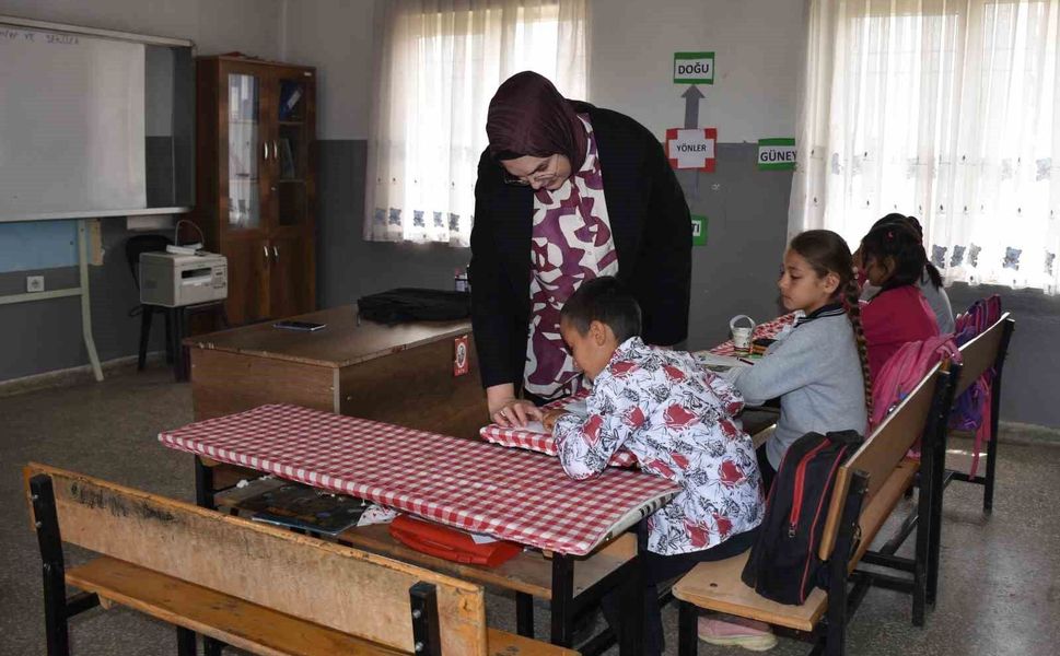 Gaziantep'te köy okulunda 4 öğrencisini geleceğe hazırlıyor
