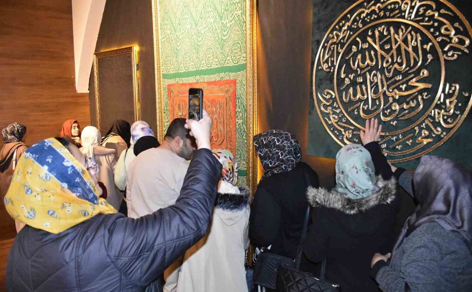 Gaziantep'te Mukaddes Emanetler Sergisi açıldı