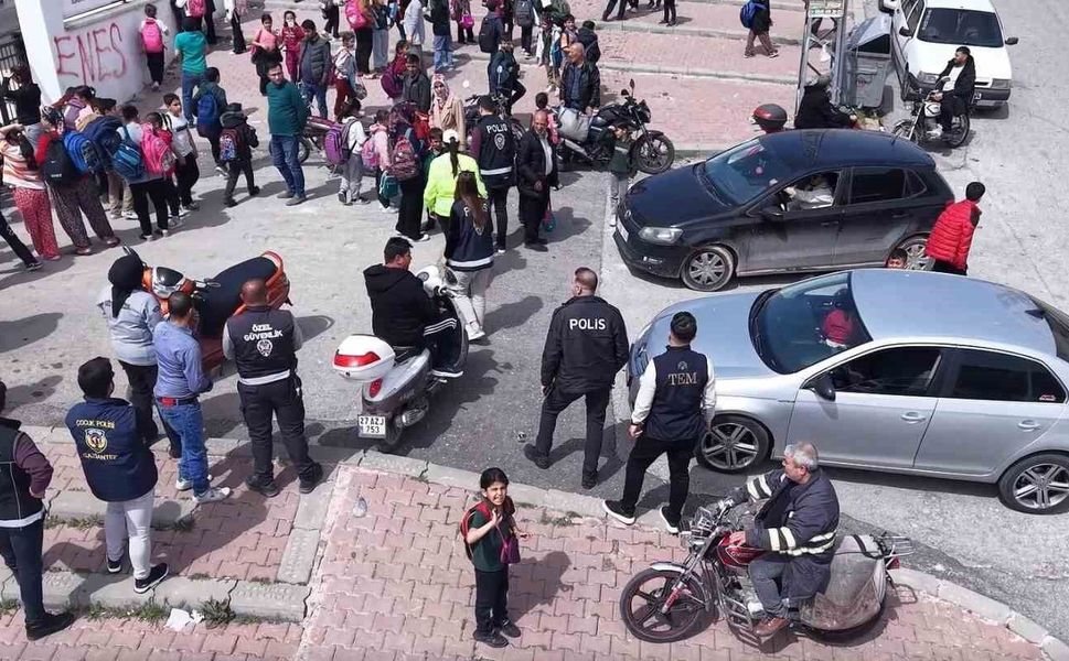 Gaziantep'te okul çevrelerinde dron destekli sıkı denetim