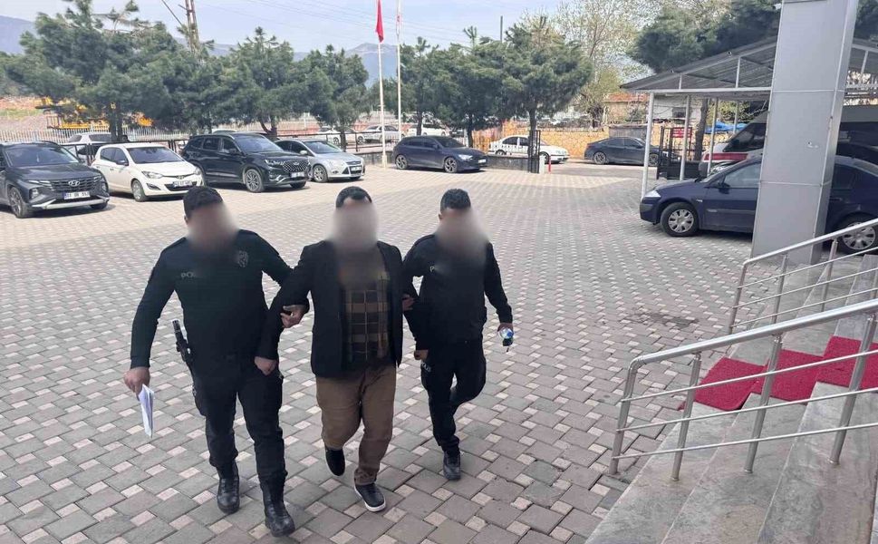 Gaziantep'te "Okullar değil yargı makamları hedef alınmalı" diyen şahıs gözaltına alındı