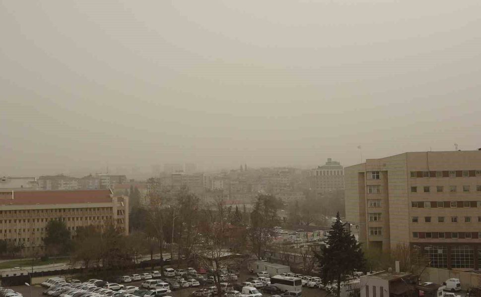 Gaziantep'te toz taşınımı etkili oldu