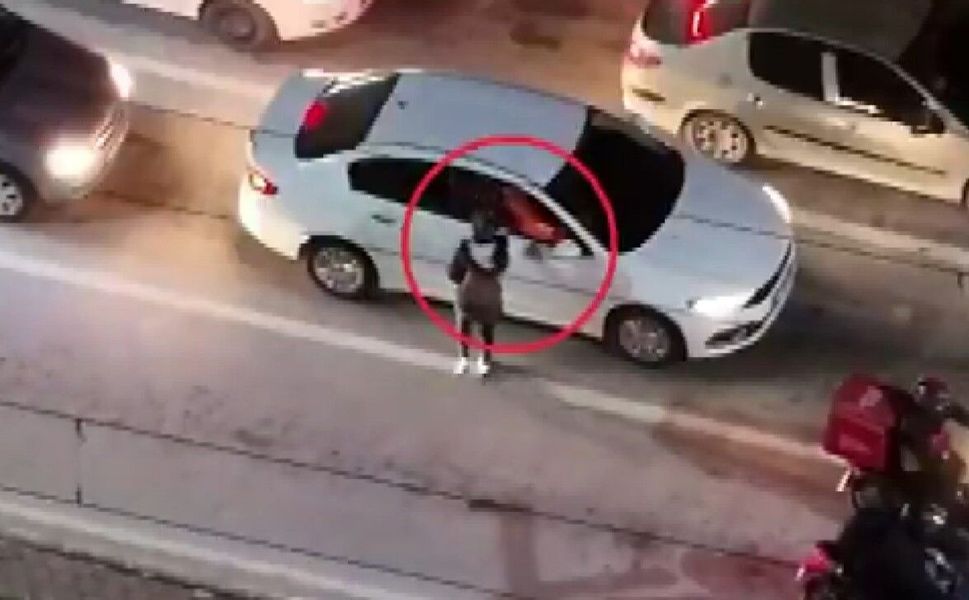 Gaziantep'te yollarda dilencilik ve satıcılık yapan şahıslara operasyon: 13 gözaltı