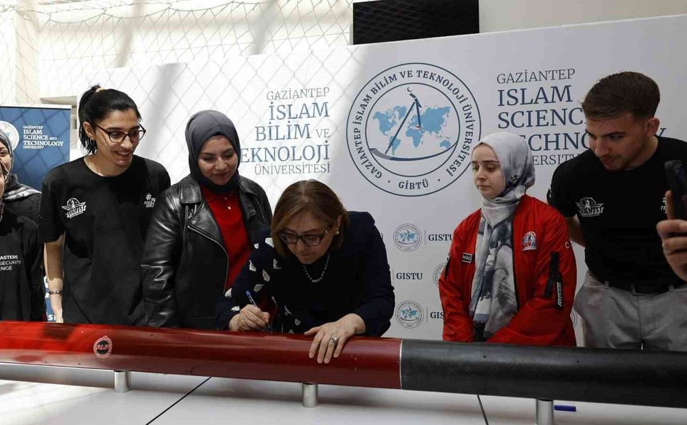 GİBTÜ teknoloji takımları Başkan Şahin'den tam not aldı