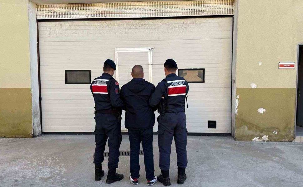 Kesinleşmiş hapis cezasıyla aranan 4 şahıs yakalandı