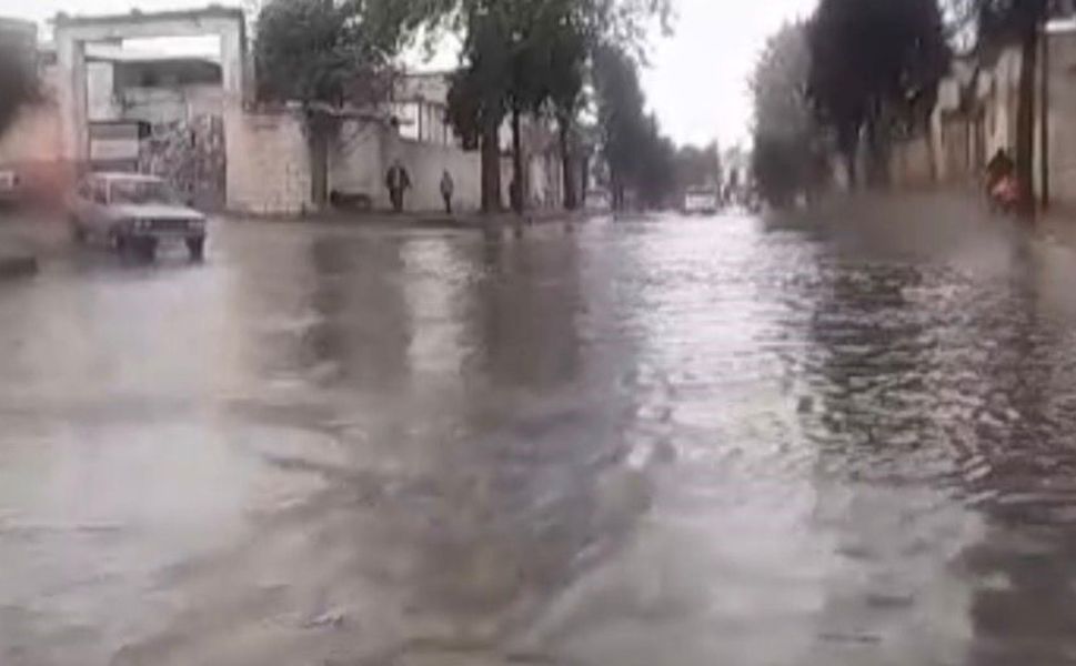 Nizip'te sağanak sonrası yollar göle döndü, kırsal mahallelerde sel meydana geldi