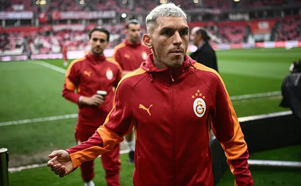 Galatasaray'ın Uruguaylı yıldız oyuncusu Torreira yumruklu saldırıya uğradı!