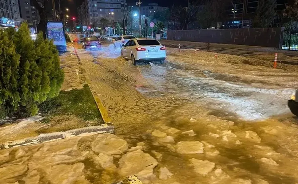 Meteoroloji'den Gaziantep ve Kilis'te kuvvetli gök gürütülü sağanak yağış yarısı