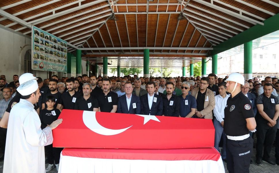 Gaziantep'te polise hüzünlü veda! Son yolculuğuna uğurlandı...