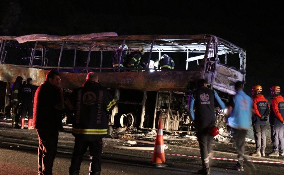 Yolcu otobüsü kazasında acı bilanço: 8 ölü, 33 yaralı!