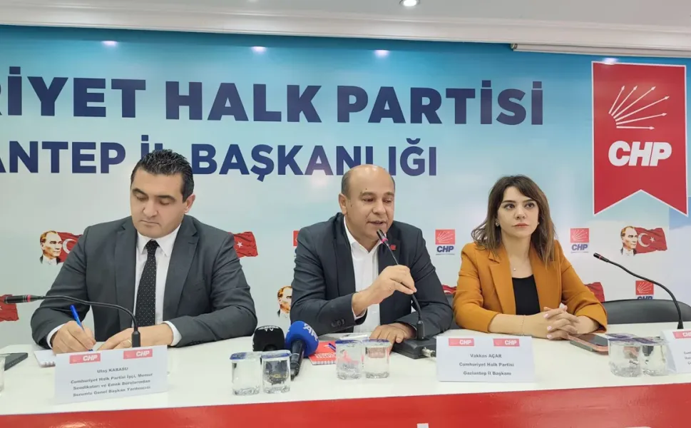 CHP Gaziantep Heyeti saatlerce asansörde mahsur kaldı