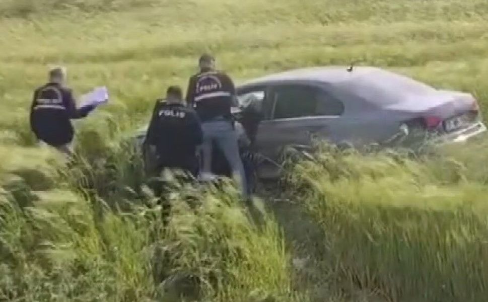 Gaziantep'te çarpışan otomobiller tarlaya uçtu: Yaralılar var...