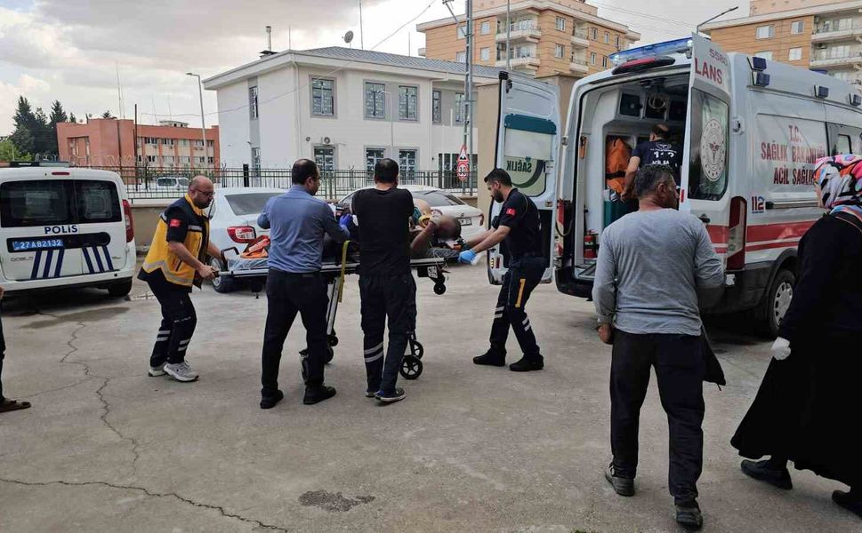 Gaziantep'te elektrik direğinden düşen işçi yaralandı!