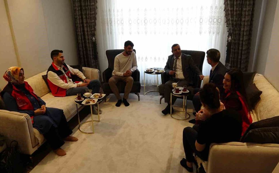 Gaziantep'te evlilik kredisiyle yuva kuran çift ilk çocuklarını kucağına aldı