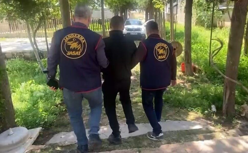 Gaziantep'te kesinleşmiş 40 yıl cezayla aranıyordu! O şahıs saklandığı bağ evinde yakalandı...
