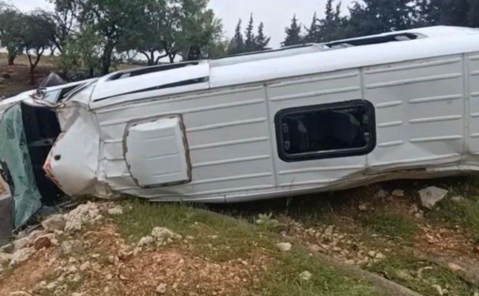Gaziantep'te kontrolden çıkan işçi servisi şarampole uçtu! Çok sayıda yaralı var...