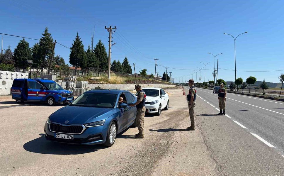 Jandarmadan bayram trafiği denetimi ve huzur-güven uygulaması