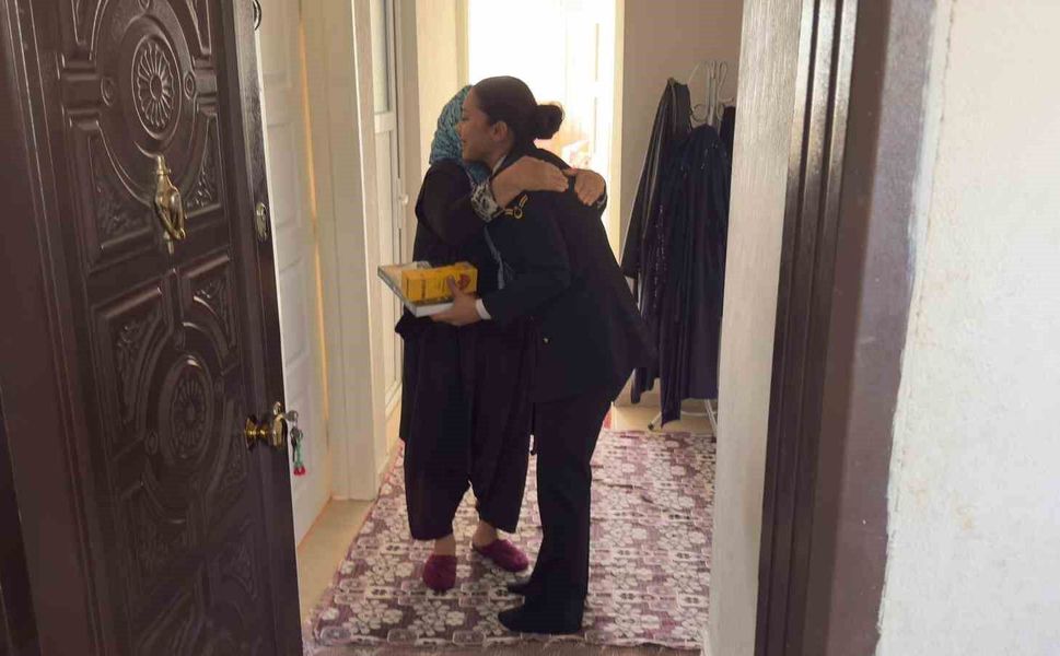 Gaziantep'te Jandarmadan şehit annelerine anneler gününde anlamlı ziyaret