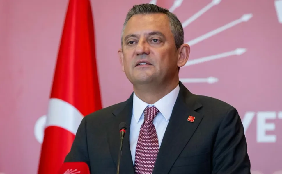 Özgür Özel CHP Genel Merkezi'nden ayrıldı