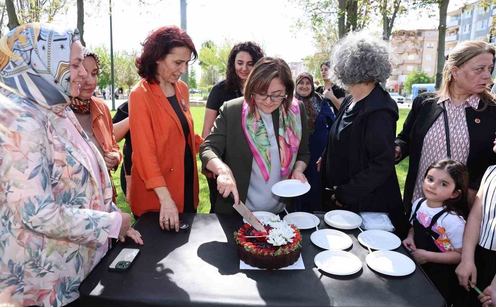 Gaziantep Büyükşehir Belediye Başkanı Şahin, Anne Bebek Festivali'nde ailelerle buluştu