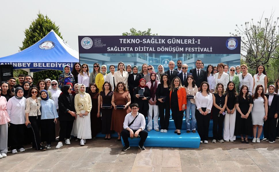 GİBTÜ'de sağlıkta dijital dönüşüm festivali düzenlendi