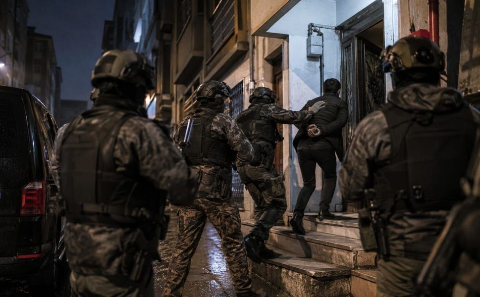 MİT'ten casusluk ağına eş zamanlı operasyon: 7 tutuklama