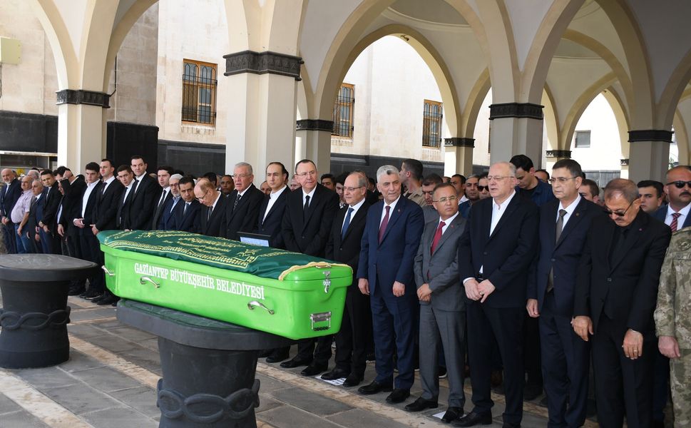 Topçuoğlu, dualarla son yolculuğuna uğurlandı