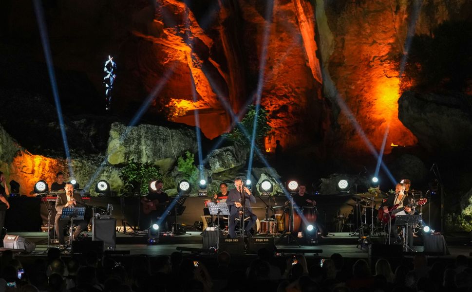 Dülük’te tarih, sanat ve mutluluk dolu bir gece