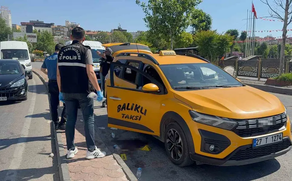 Gaziantep'te taksi durağı önünde bıçaklı kavga: 6 yaralı