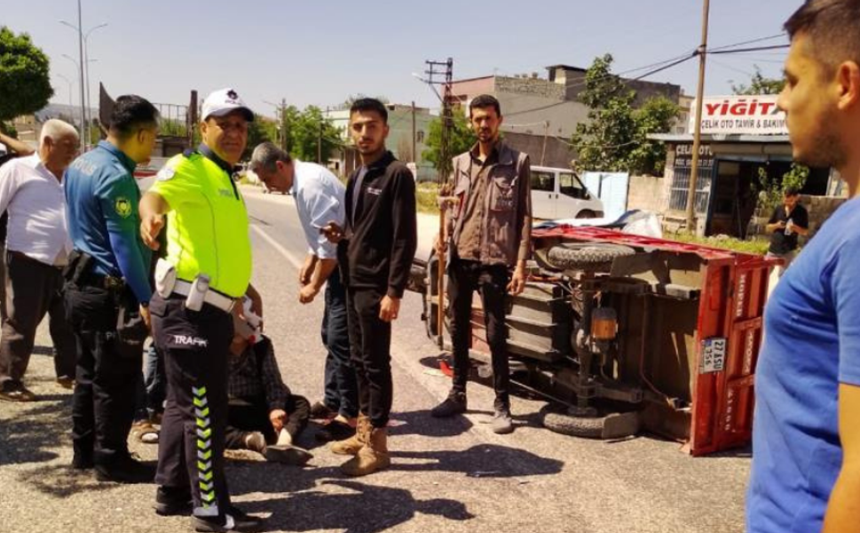 Gaziantep'te kamyonet ile çarpışan motosikletin sürücüsü yaralandı