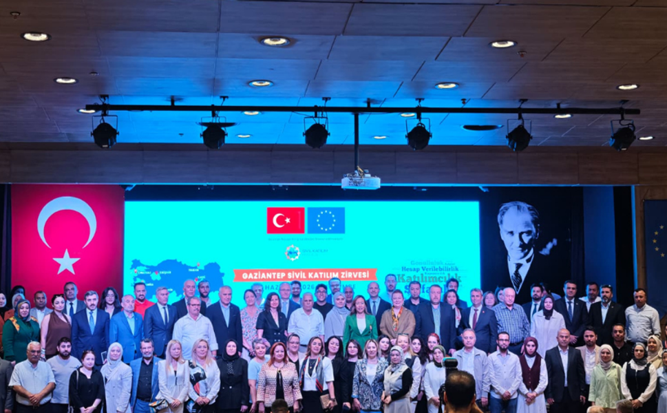 Gaziantep’te Demokratik Yerel Yönetişim ve Sivil Katılım Zı̇rvesı̇ gerçekleştirildi