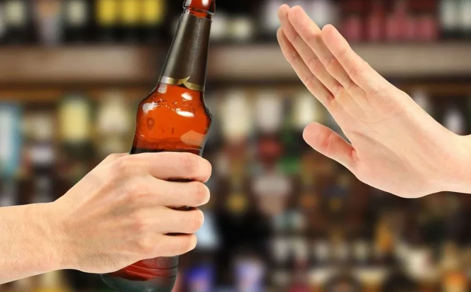 Alkollü içki firmalarına yeni kısıtlamalar: Tabelalardan kalkıyor